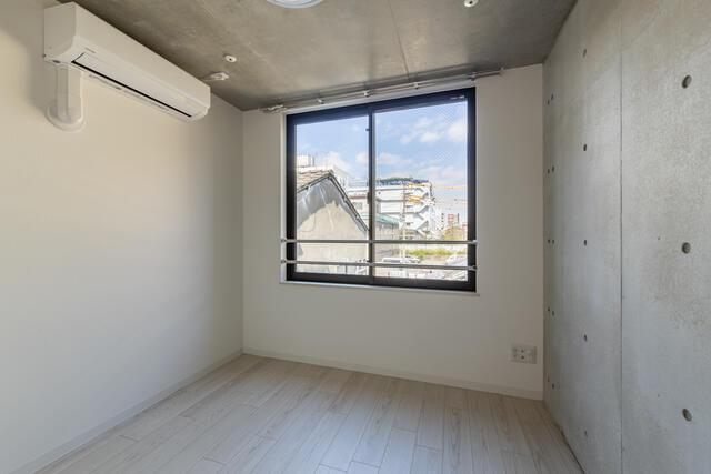 居室・リビング　退去前の為別号室のイメージです?