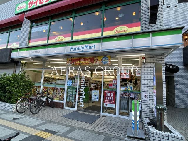 コンビニ　ファミリーマート 両国駅西口店（コンビニ）まで148m