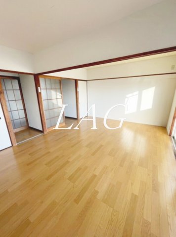居室・リビング　洋室のお部屋です。（同仕様です。）