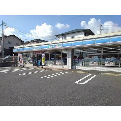 コンビニ　ローソン別府石垣西六丁目店（コンビニ）まで246m