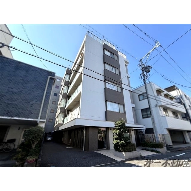 エントランス　建物外観