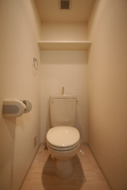 トイレ　※同号室の別階のお写真です
