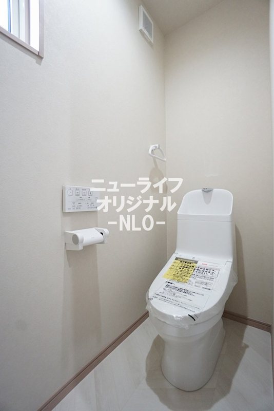 トイレ　あると嬉しい温水洗浄便座付き♪