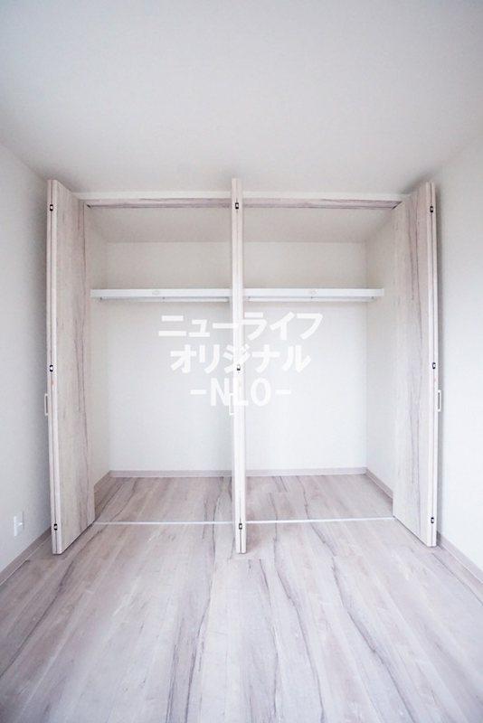 収納　仕切りがなく、丈の長いお洋服も収納できます♪