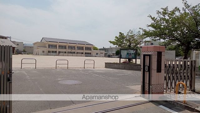 小学校　春日市立小学校春日北小学校（小学校）まで530m