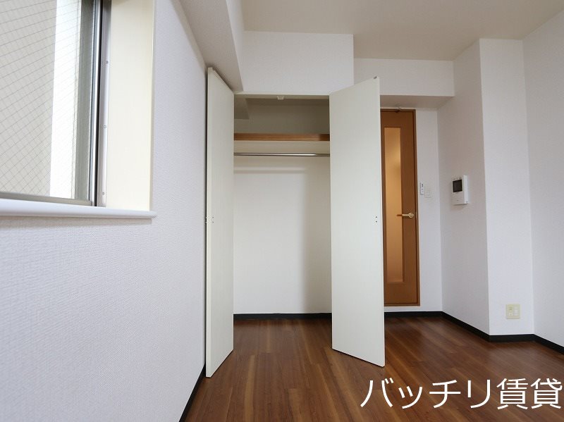 収納　別号室タイプの為、現状を優先致します