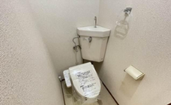 トイレ　別号室交換時参考写真　新規ウォシュレット設置