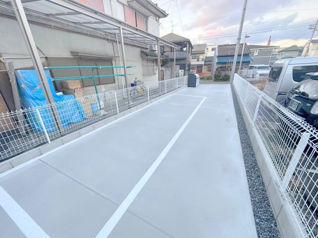 駐車場　敷地内には入居者専用の駐輪スペースもあります。