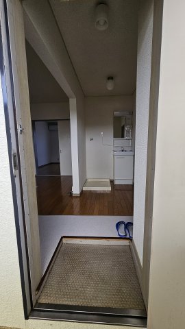 玄関　室内写真は参考です