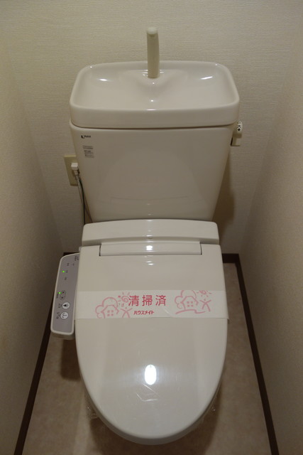 トイレ　洗浄機能付暖房便座