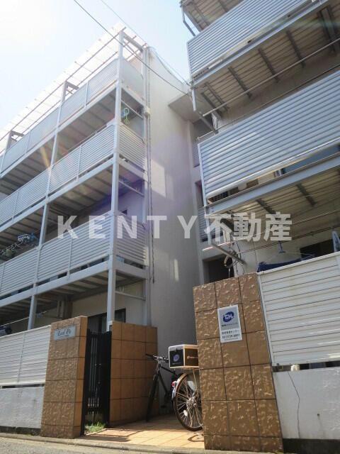 エントランス　落ち着いたエントランスです