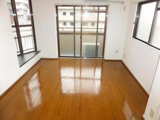 居室・リビング　写真は同マンションの別のお部屋のものです