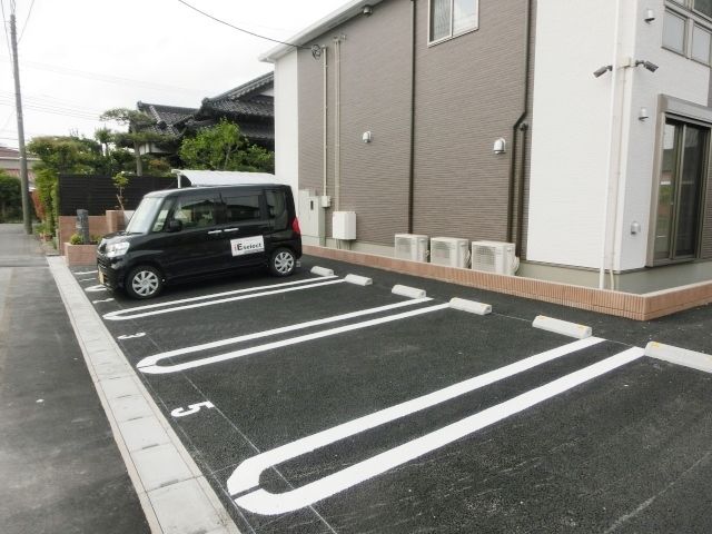 駐車場　敷地内の駐車場です