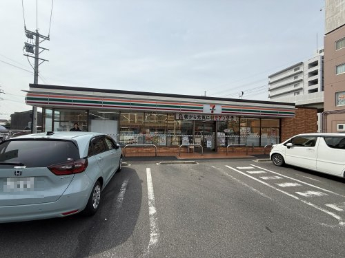 コンビニ　セブンイレブン四日市中浜田町店（コンビニ）まで313m