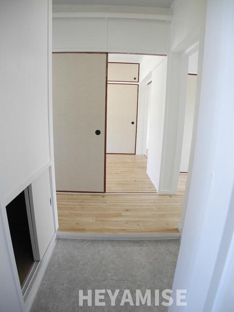 玄関　※類似間取りの別のお部屋の写真です※