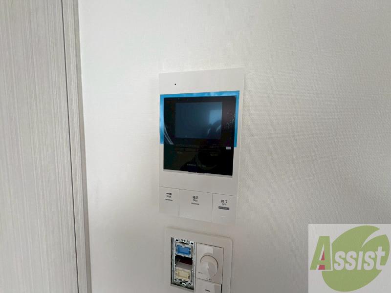 セキュリティ　ＴＶモニター付インターホンです。来客者の顔が見えるので安心！