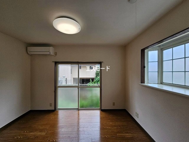 メゾン原田IIの居間写真