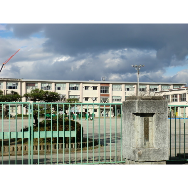 小学校　早田小学校　　３９（小学校）まで560m