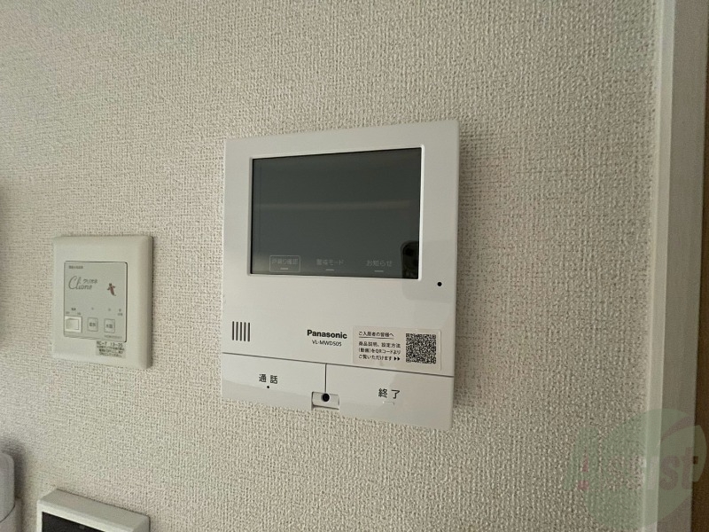 セキュリティ　ＴＶモニター付インターホンです。来客者の顔が見えるので安心！