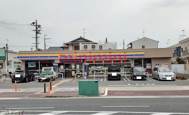 コンビニ　ミニストップ（コンビニ）まで750m