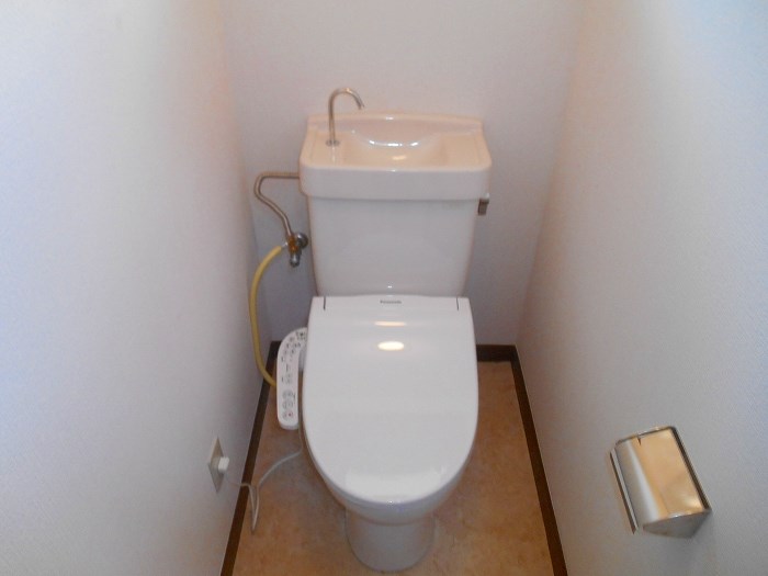 ＪＲ中央線 西国分寺駅 徒歩10分 3階建 築41年のトイレ写真