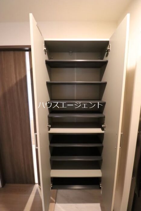 収納　シューズBOX