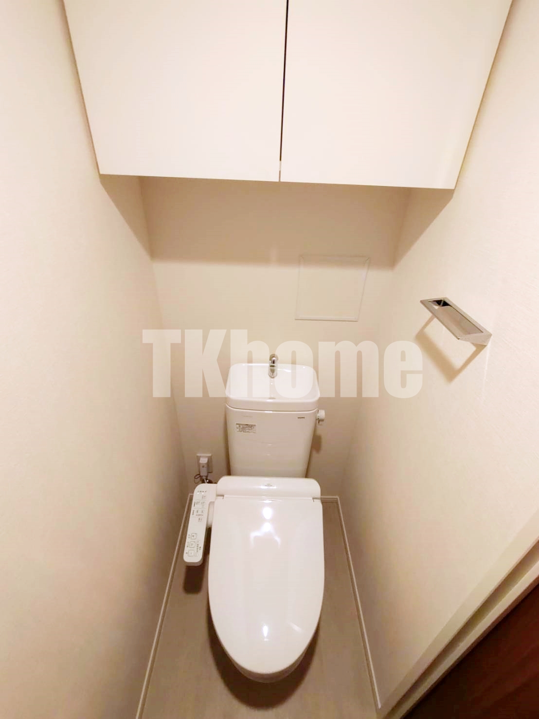 トイレ　（同マンション別室・参考写真）