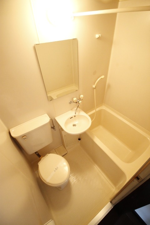 バス・シャワールーム　※他部屋参考写真