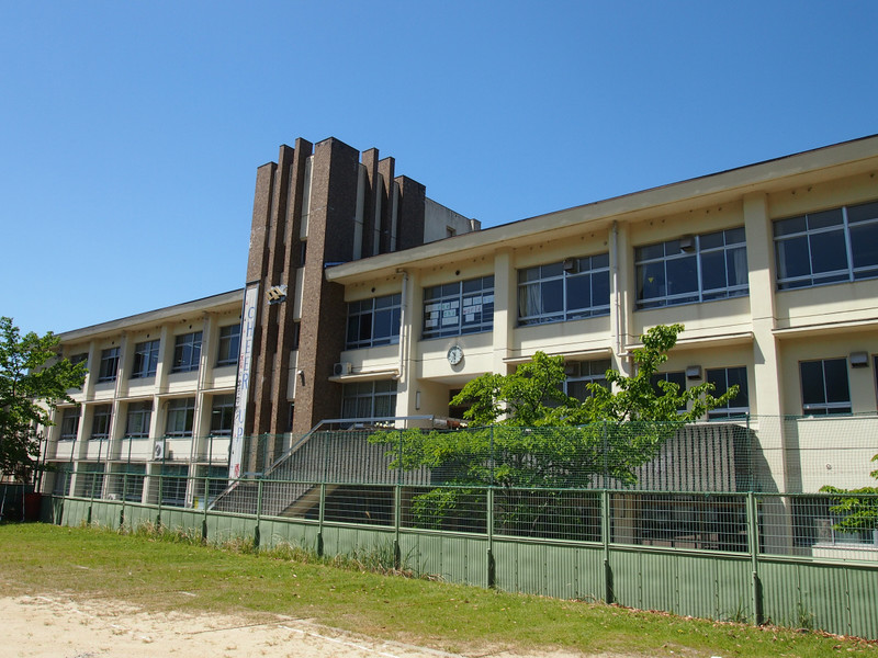 中学校　飛鳥中学校（中学校）まで1744m