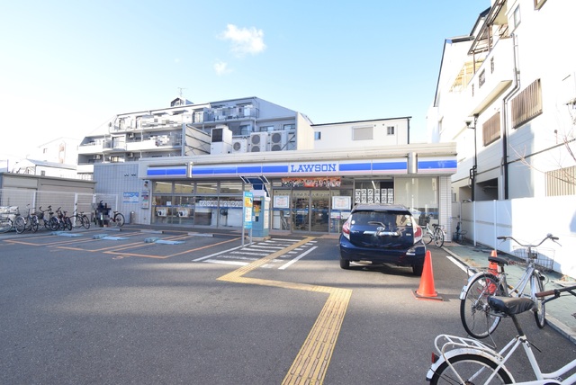 コンビニ　ローソン　東淀川小松四丁目店（コンビニ）まで200m