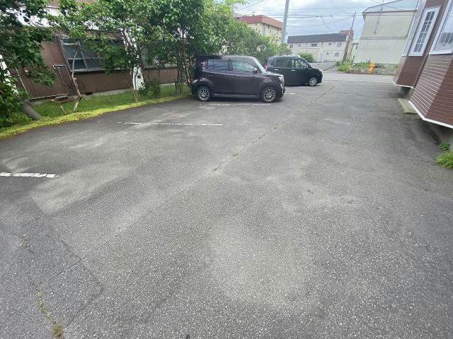 駐車場　駐車場