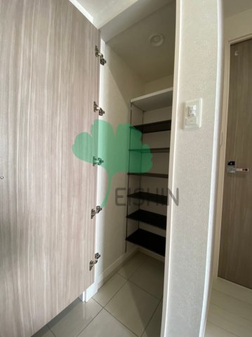 玄関　下駄箱もしっかりついてます！