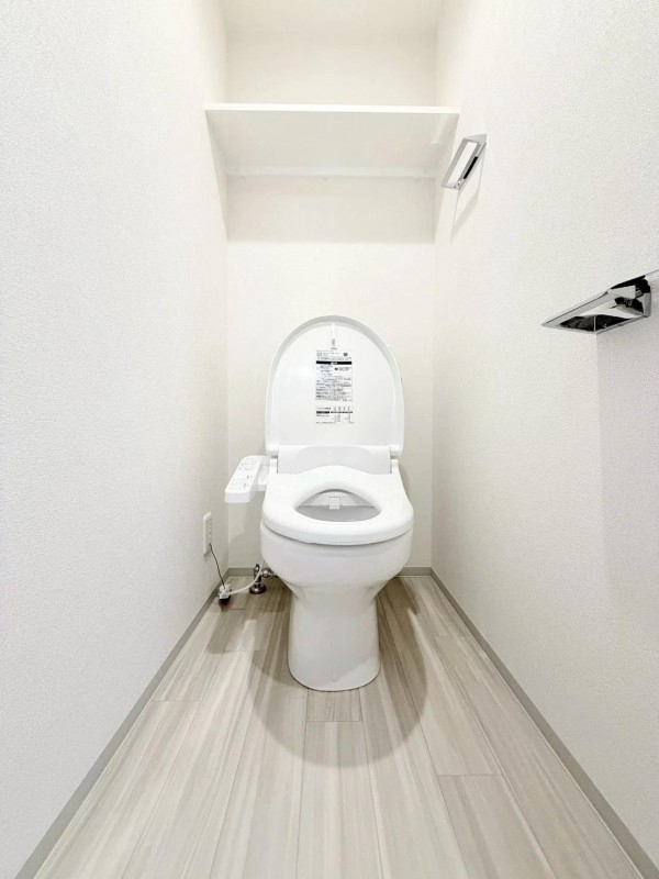 プレサンス ジェネ 上前津のトイレ写真