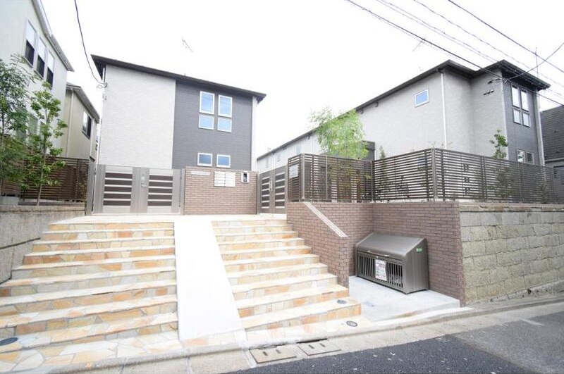 都営大江戸線 豊島園駅 徒歩3分 2階建 築9年の外観写真