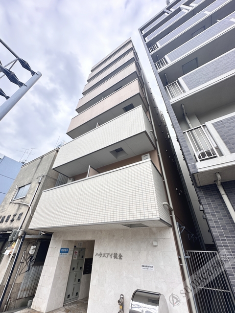 建物外観　ワンフロア３部屋の全戸角部屋設計♪