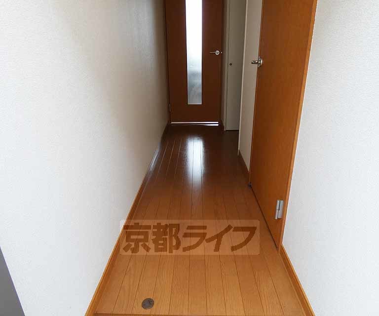 その他部屋・スペース　長い廊下です！