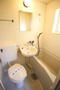 バス・シャワールーム　給湯・バストイレ同・浴室に窓付