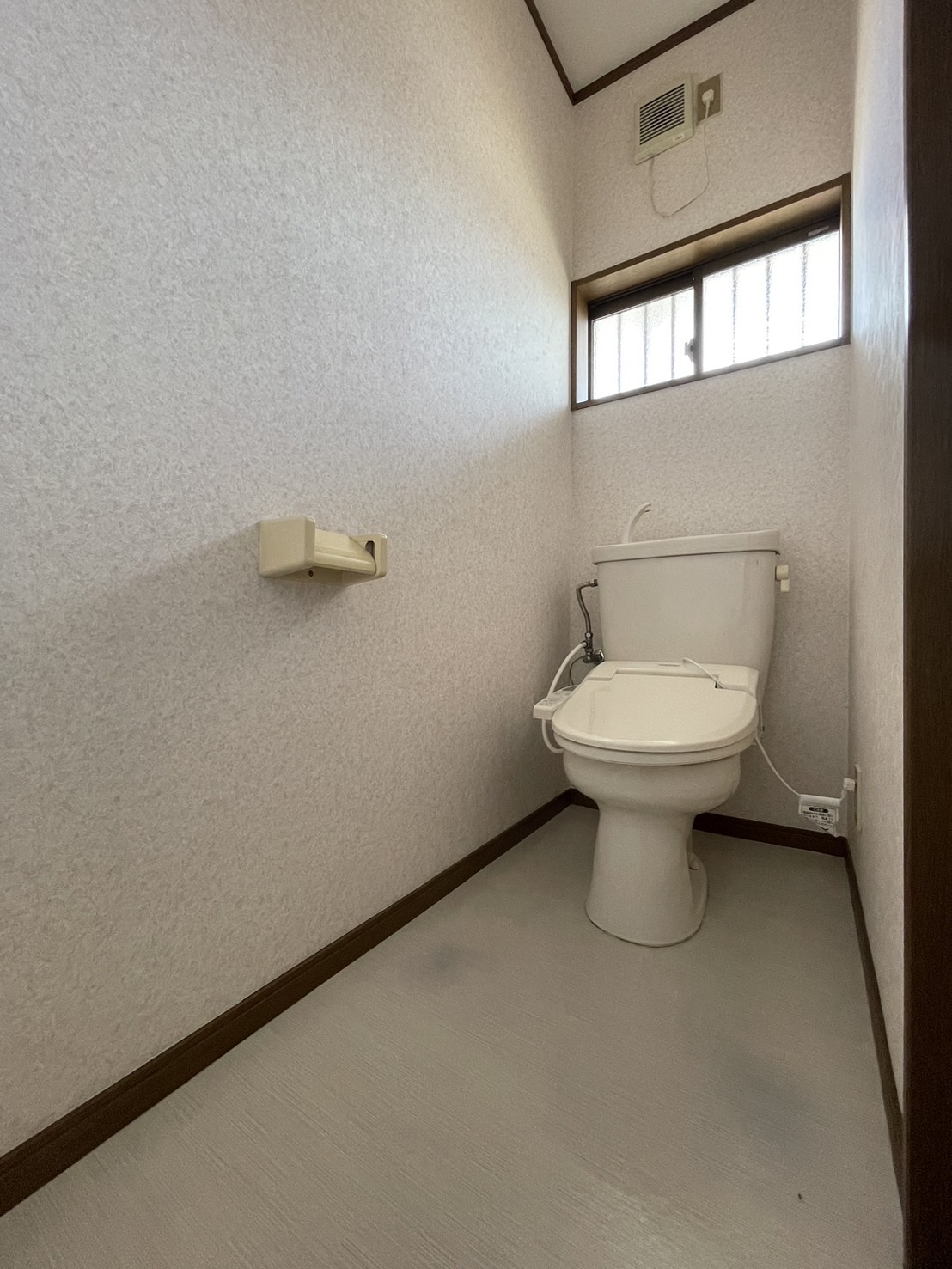 トイレ　ウォシュレット付