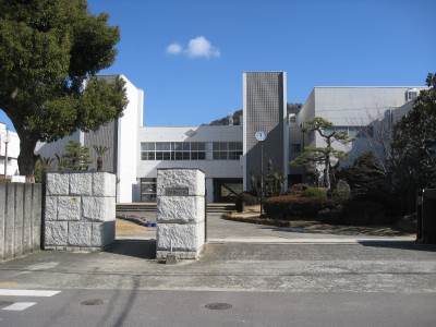 小学校　宇多津町立宇多津小学校（小学校）まで1446m