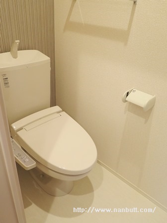 トイレ　温水洗浄便座