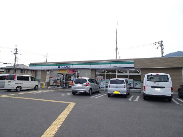 コンビニ　ファミリーマート大津唐崎一丁目店（コンビニ）まで1069m
