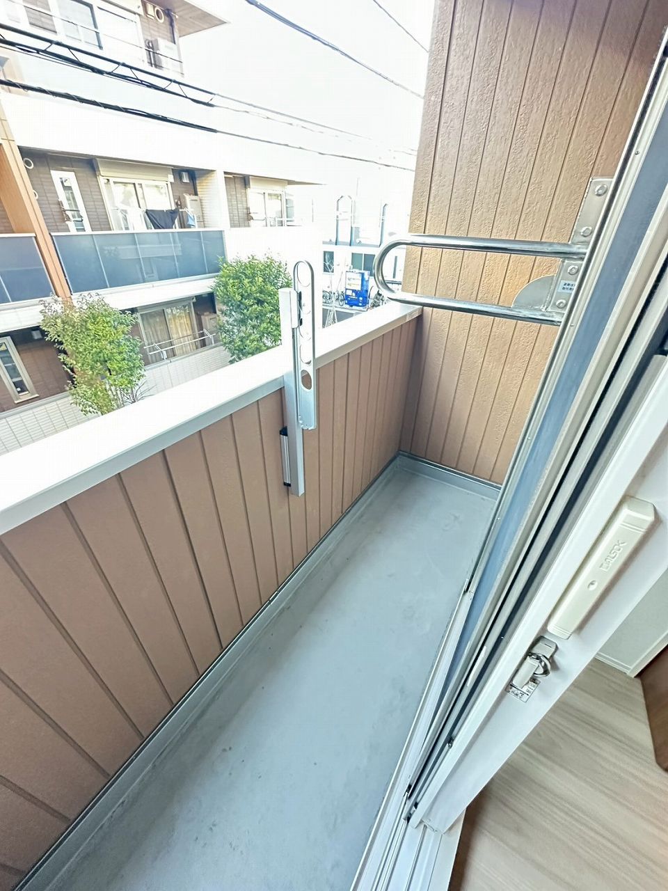 バルコニー　※同物件、別部屋の写真です。