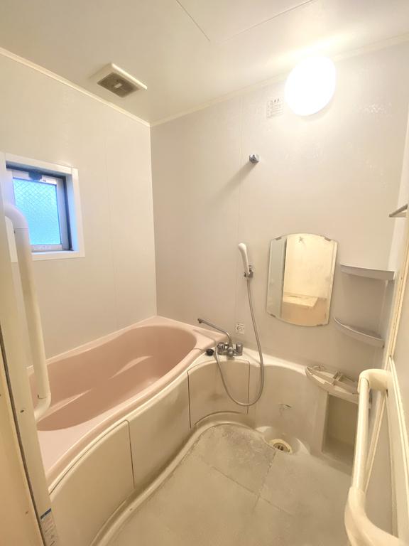 バス・シャワールーム　※反転タイプです。現状優先します。