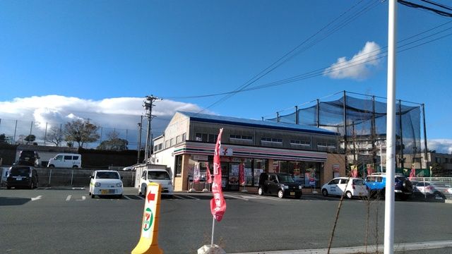 【豊川市西豊町のアパートのコンビニ】