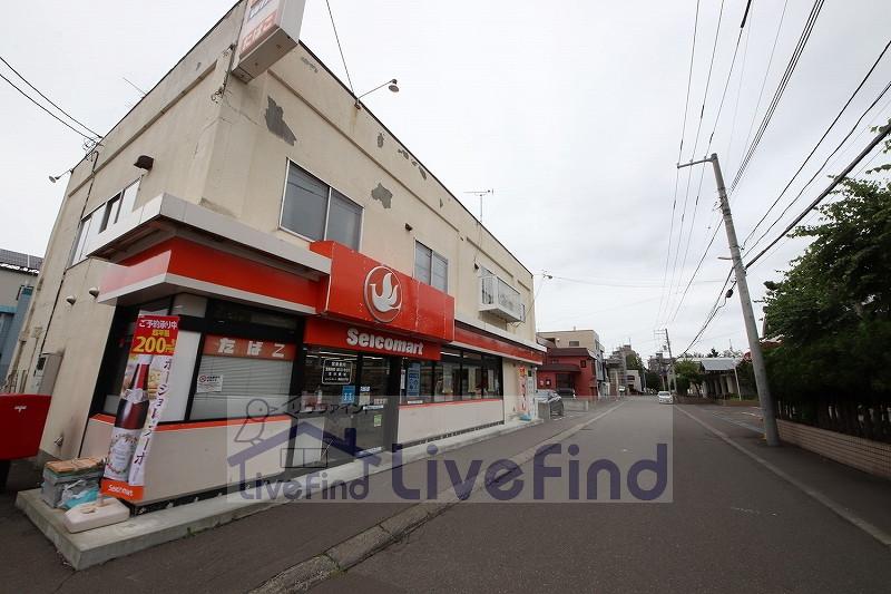 【札幌市白石区栄通のアパートのコンビニ】