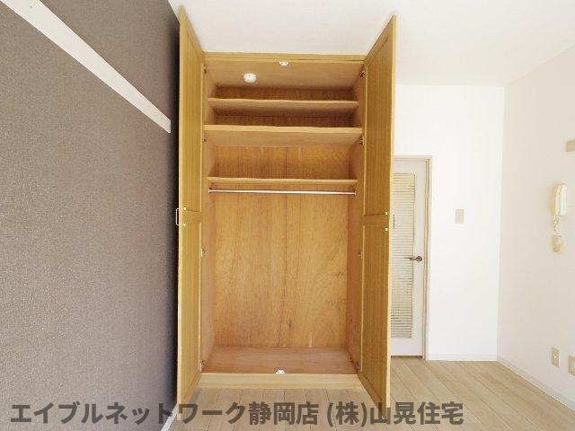 【静岡市葵区伝馬町のマンションの収納】