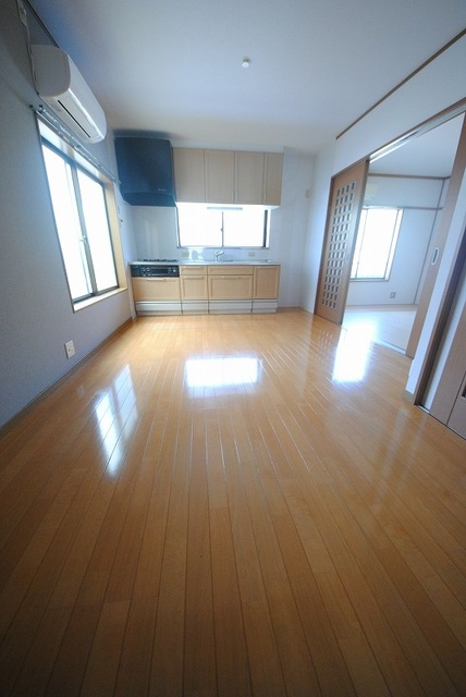 居室・リビング　写真は２０２号室