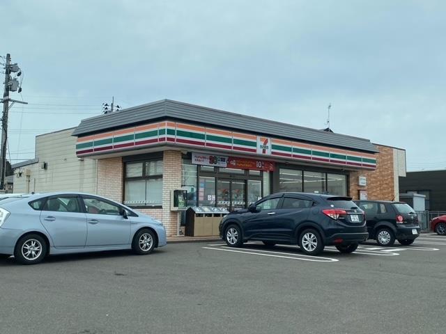 コンビニ　セブンイレブン上越教育大学前店（コンビニ）まで693m