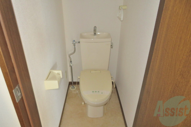 トイレ　トイレは座面が暖かくなるタイプですね。