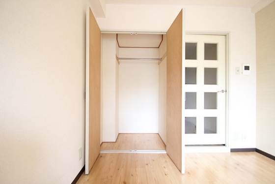 収納　※他部屋の写真です。